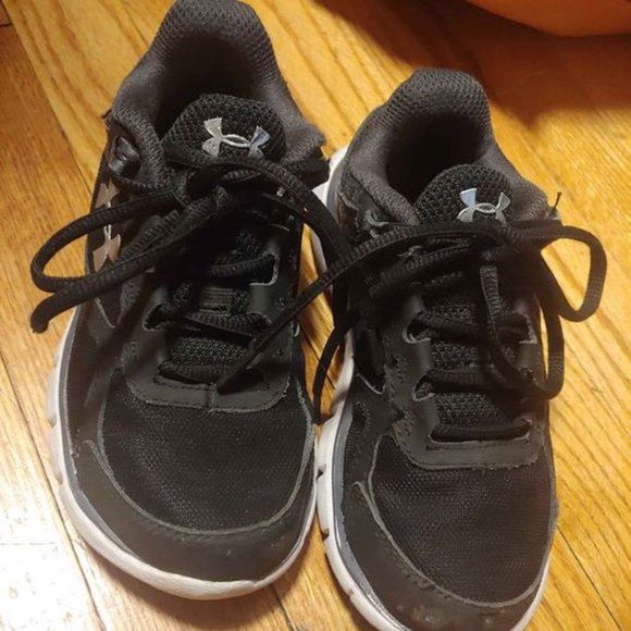 Under Armour Sneakers Boy's Size 11 - Picture 5 of 6
